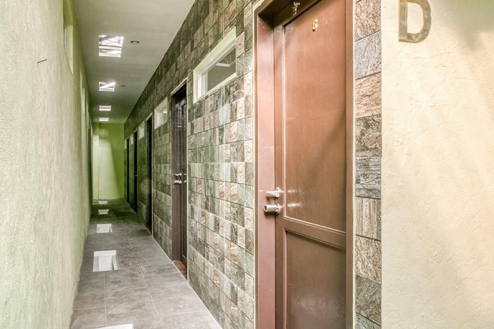 红多兹酒店-旁里玛博里2号 雅加达 外观 照片