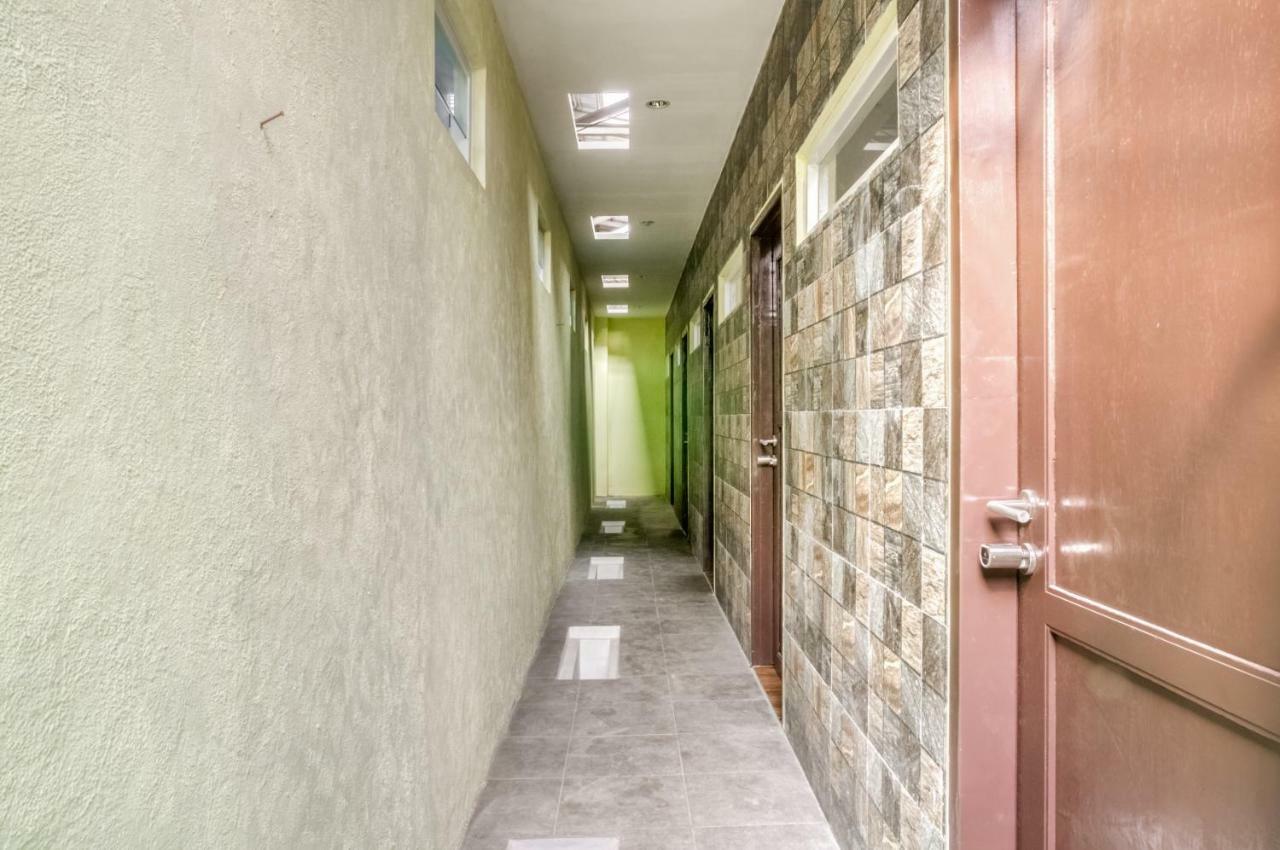 红多兹酒店-旁里玛博里2号 雅加达 外观 照片