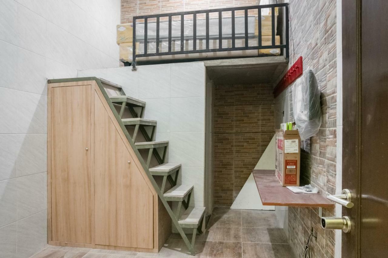 红多兹酒店-旁里玛博里2号 雅加达 客房 照片